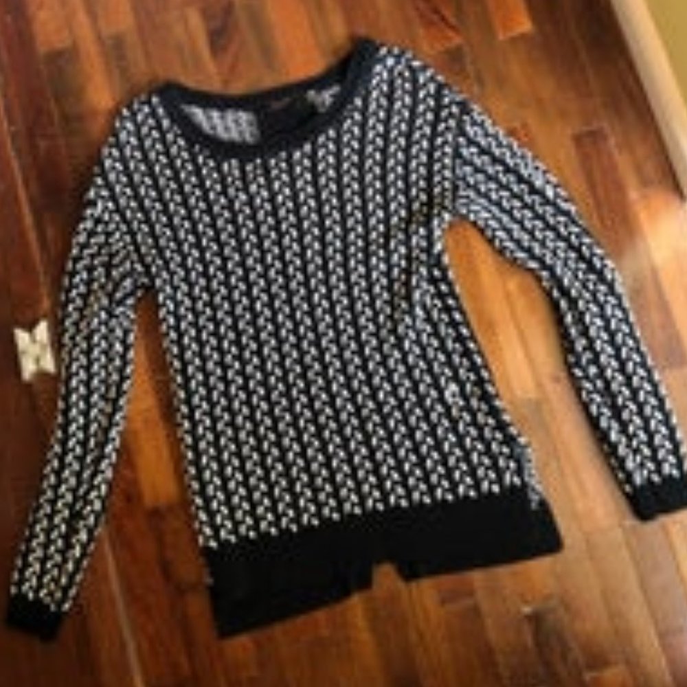 Dex sweater